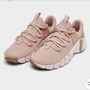 WOMEN'S NIKE FREE METCON 5 TRAINING SHOES-Size 6.5